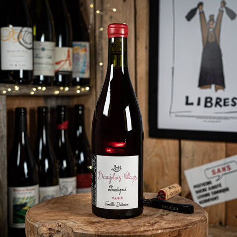 Bouteille de vin rouge beaujolais-villages lantignié